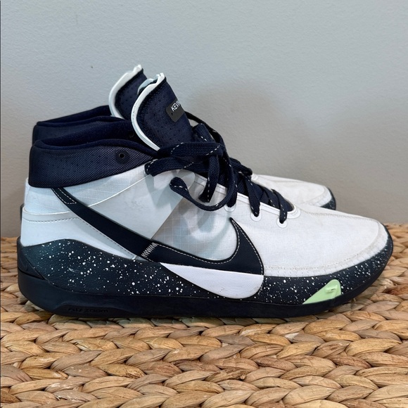 Nike High-Top Sneakers in White, and Navy blue Kevin Durant shoes - Picture 3 of 6